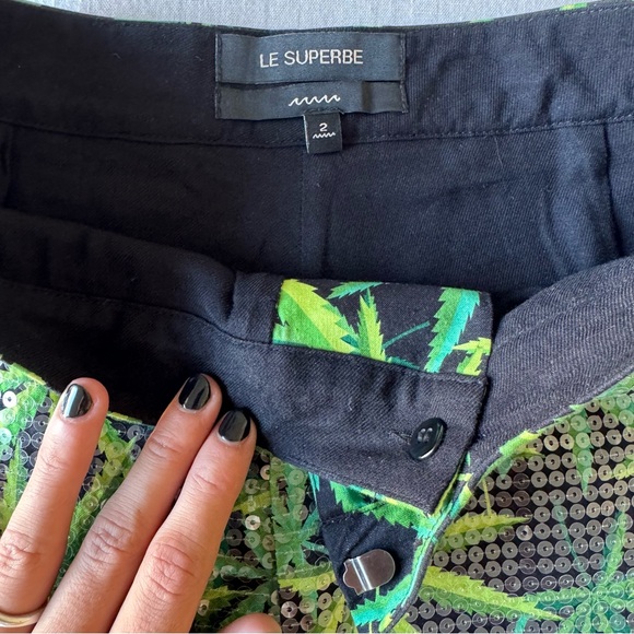 Le Superbe Sequin Graphic Weed Print Shorts - Picture 2 of 6